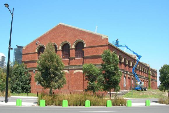 QUEENS WAREHOUSE SOHE 2008