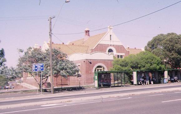 1 infant building & shelter shed coburg primary school no 484 bell street coburg front view feb 98