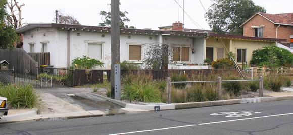 EXPERIMENTAL CONCRETE HOUSES SOHE 2008