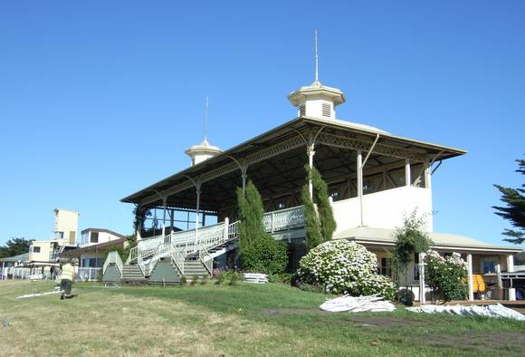 HAMILTON RACECOURSE GRANDSTAND SOHE 2008
