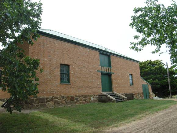 RED BRICK BARN SOHE 2008