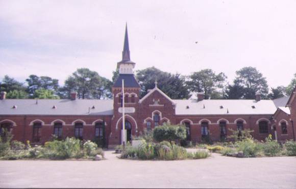 beechworth primary school no 1560 junction road beechworth front elevation mar1998