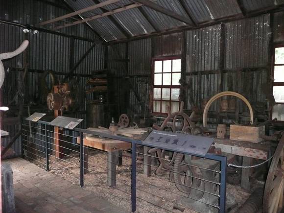 FORMER BLACKSMITH'S COTTAGE AND SHOP SOHE 2008