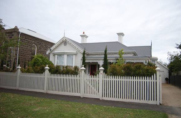 FORMER WESLEYAN CHURCH, PARSONAGE AND COMMON SCHOOL SOHE 2008