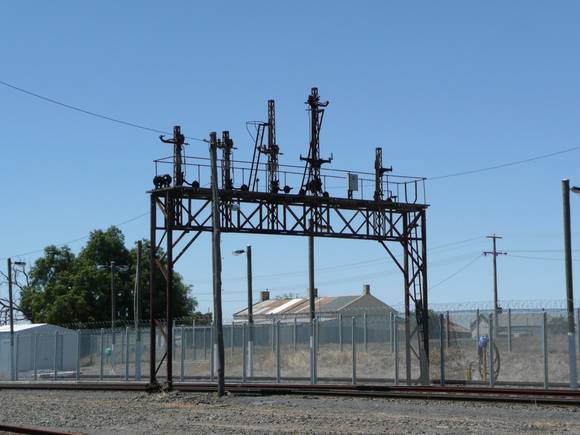 SIGNAL BOX A AND SIGNAL POSTS SOHE 2008