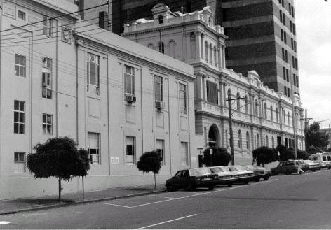 aubrey bowen wing royal victorian eye & ear hospital morrison place east melbourne view from street
