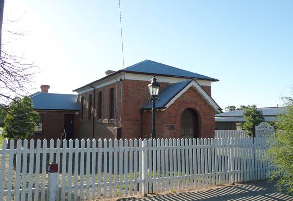 FORMER AVOCA COURT HOUSE SOHE 2008