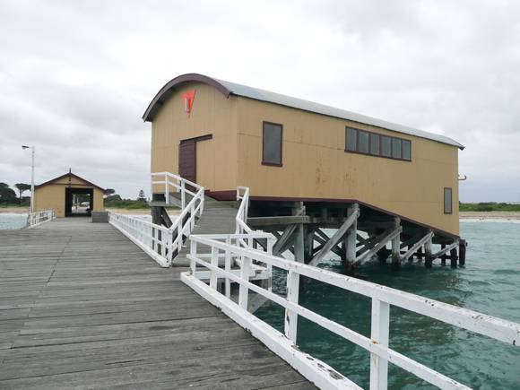QUEENSCLIFF PIER AND LIFEBOAT COMPLEX SOHE 2008