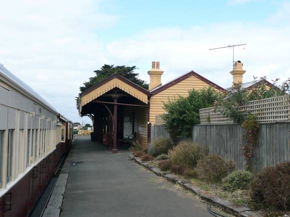 QUEENSCLIFF RAILWAY STATION SOHE 2008