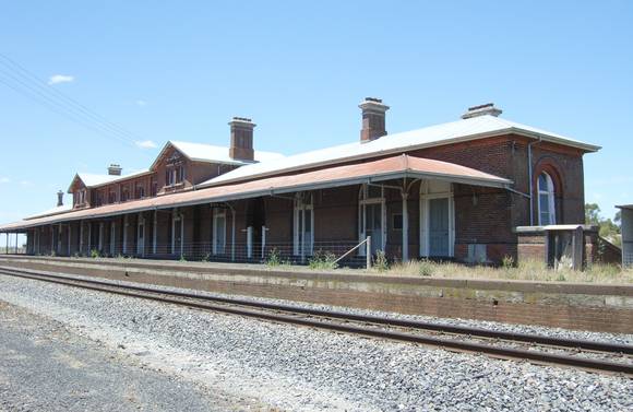 SERVICETON RAILWAY STATION SOHE 2008