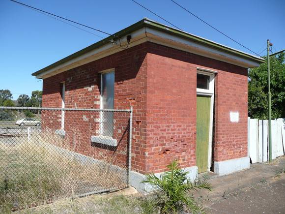 DUNOLLY RAILWAY STATION SOHE 2008