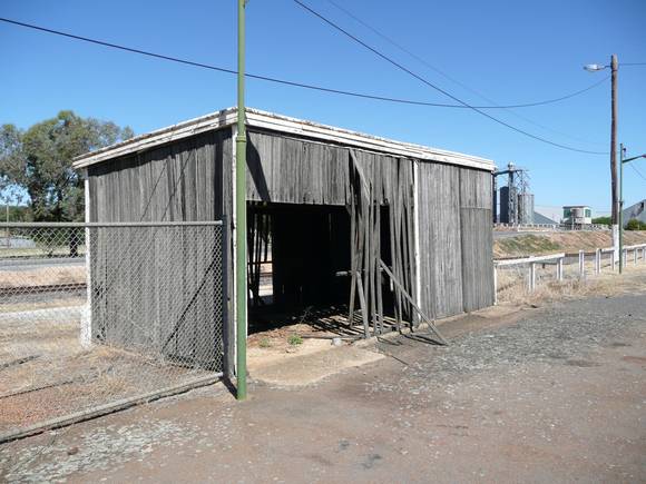 DUNOLLY RAILWAY STATION SOHE 2008