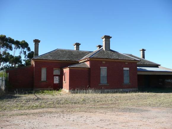 AVOCA RAILWAY STATION SOHE 2008