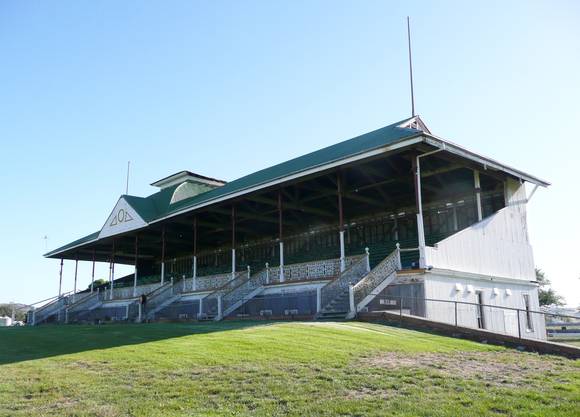 CAMPERDOWN TURF CLUB GRANDSTAND SOHE 2008