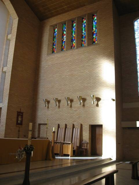 H0124 St Andrews Brighton church interior east end  May 2009