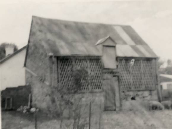 B2689 Foord's Stables 