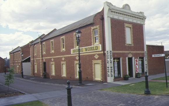 1 former bush's store bendigo shop front 1998