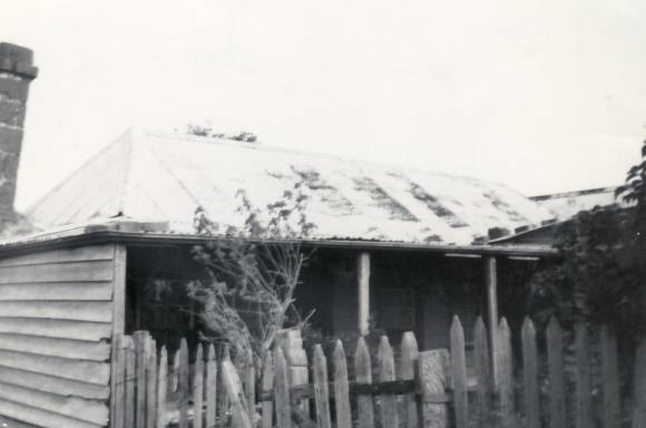 B2166  John Kelly's House