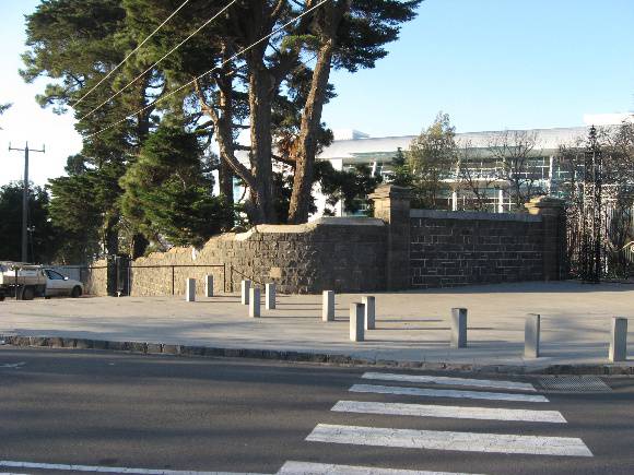 Flemington Racecourse_bluestone walls near Hill Entrance_KJ_15 Jun 09   