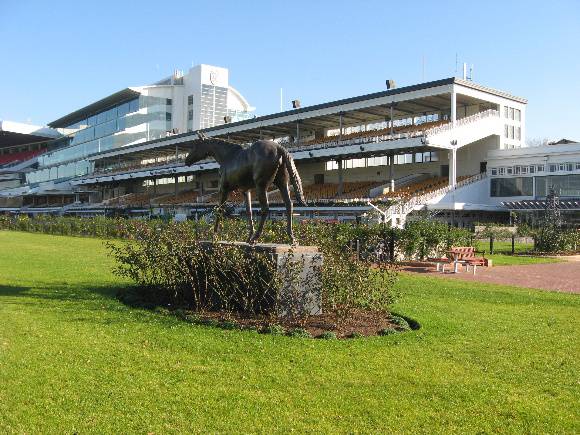Flemington Racecourse-Members Stand & Makybe Diva statue_KJ_15 Jun  