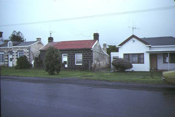 1 cottage 64 campbell street port fairy front view