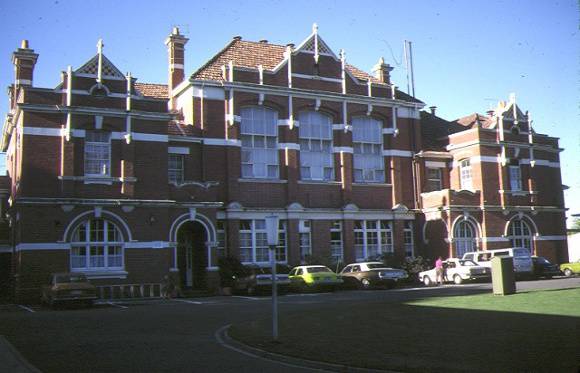 1 ballarat high school sturt street west ballarat front view apr1987