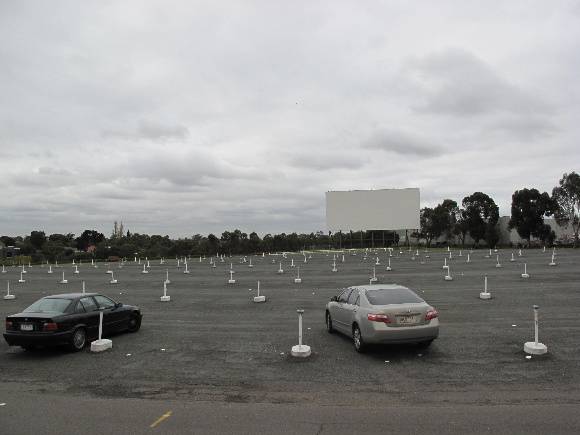 Coburg Drive In_8 May 2009_mz_Field 1