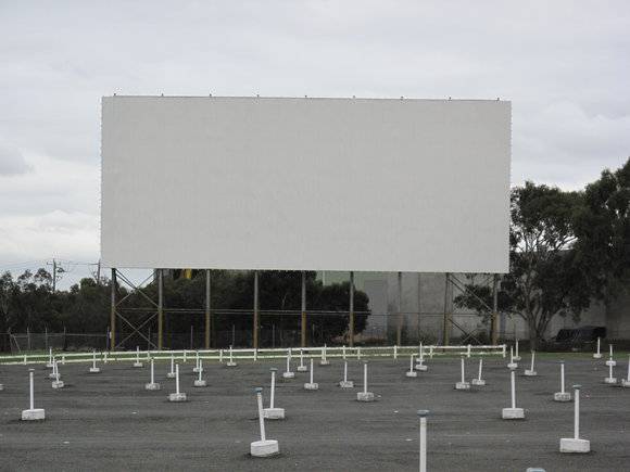 Coburg Drive In_8 May 2009_mz_Screen 1