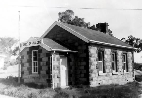 B1782 Shire Offices Pyalong