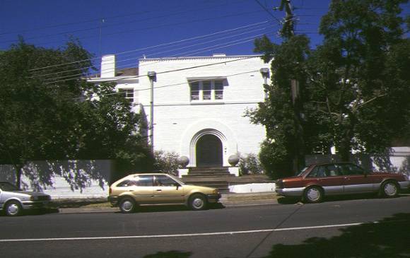 1 residence wallace avenue toorak front view feb1999