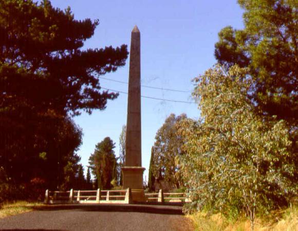 1 burke wills monument castlemaine db may1999