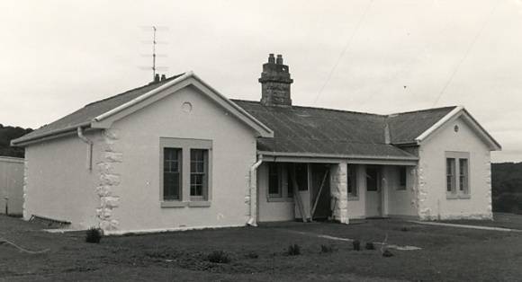 B3306 Lighthouse & Keeper's Cottage 