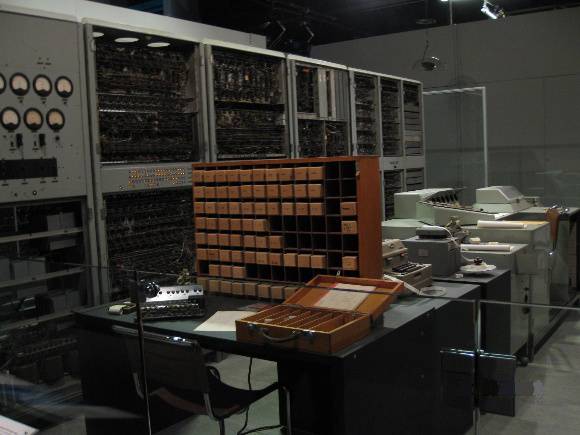 PROV H2217 CSIRAC display view of paper tage box and other support material