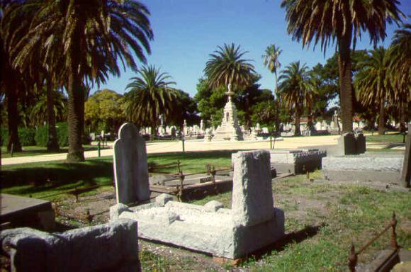 1williamstown cemetery fountain crossroads may1999