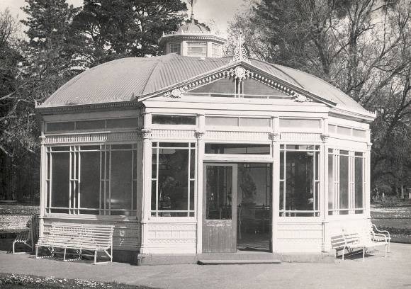 B1748 Gardens Statuary Pavilion Ballarat Gardens