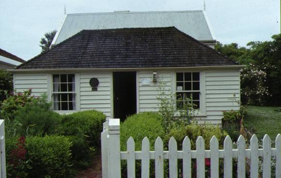 1 motts cottage sacville street port fairy front garden