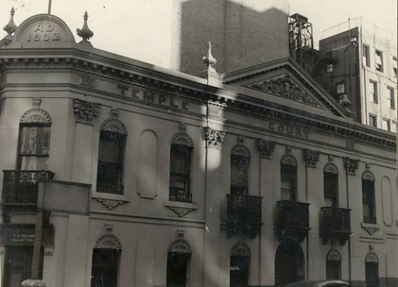 B0420 Temple Court Hotel cnr Queen & Lt Lonsdale St Melbourne