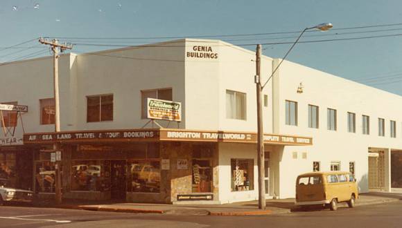 B0493 Shop cnr Church & St Andrews Sts Brighton
