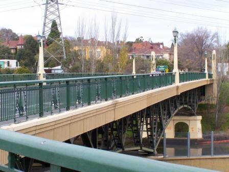 MacRobertson Bridge