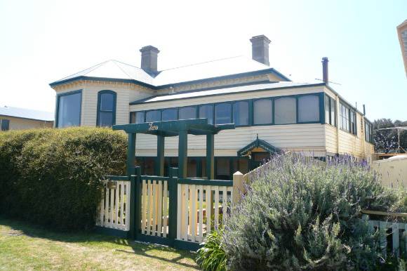 2 The Esplanade, QUEENSCLIFF