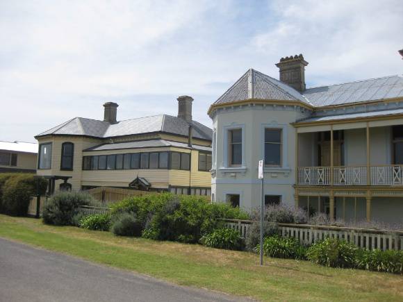 2 The Esplanade, QUEENSCLIFF