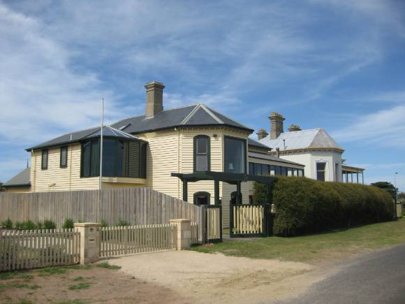 2 The Esplanade, QUEENSCLIFF