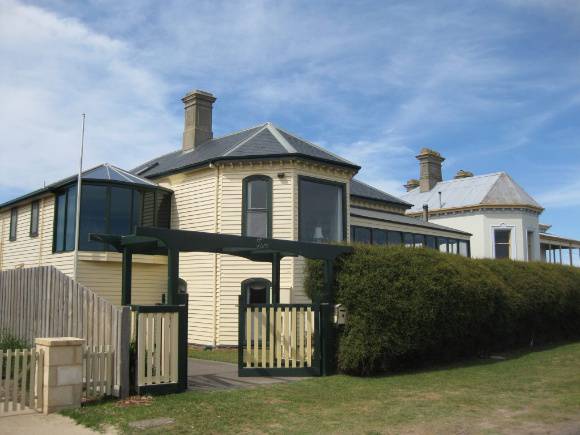 2 The Esplanade, QUEENSCLIFF