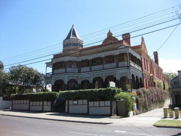 Queenscliff Hotel, 16 Gellibrand Street