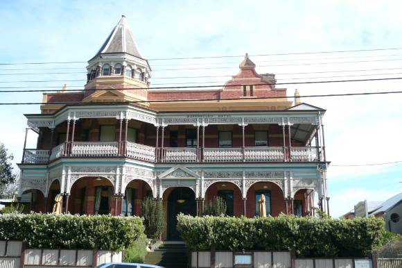 Queenscliff Hotel, 16 Gellibrand Street