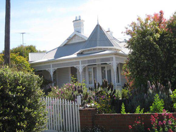Lisowen, 32 Gellibrand Street