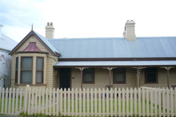 Pilots' Row, 60- 62 & 66-68 Gellibrand Street
