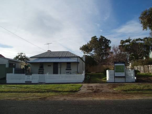 Stavely, 1 Henry Street, Queenscliff