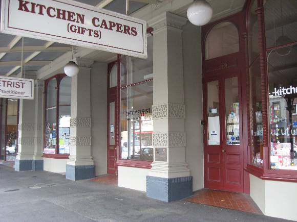 Municipal Buildings_North Melbourne_shops_KJ_Nov 09