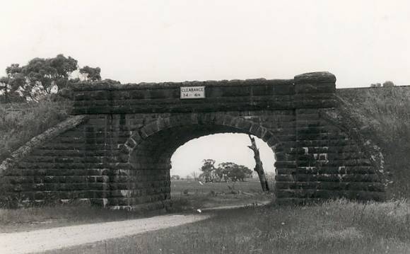 B2551 Bluestone Bridge